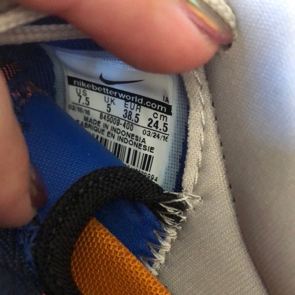 Nike colorblock shoes - Picture 5 of 5